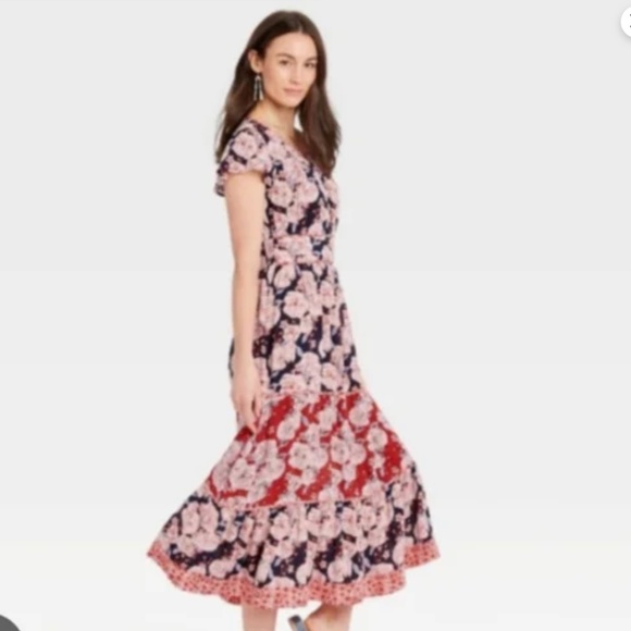 Knox Rose Dress with tiered layers and Short Sleeves - Picture 3 of 13